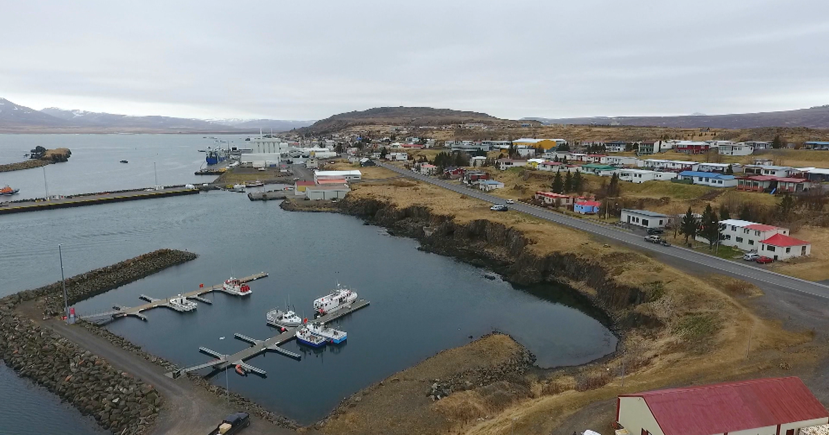 Kona féll niður klettana þar sem önnur kona lést í vikunni RÚV is