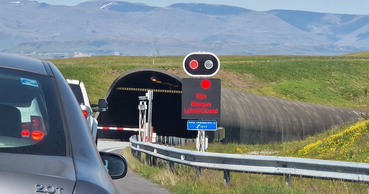 Hvalfjarðargöng hafa verið opnuð aftur RÚV.is