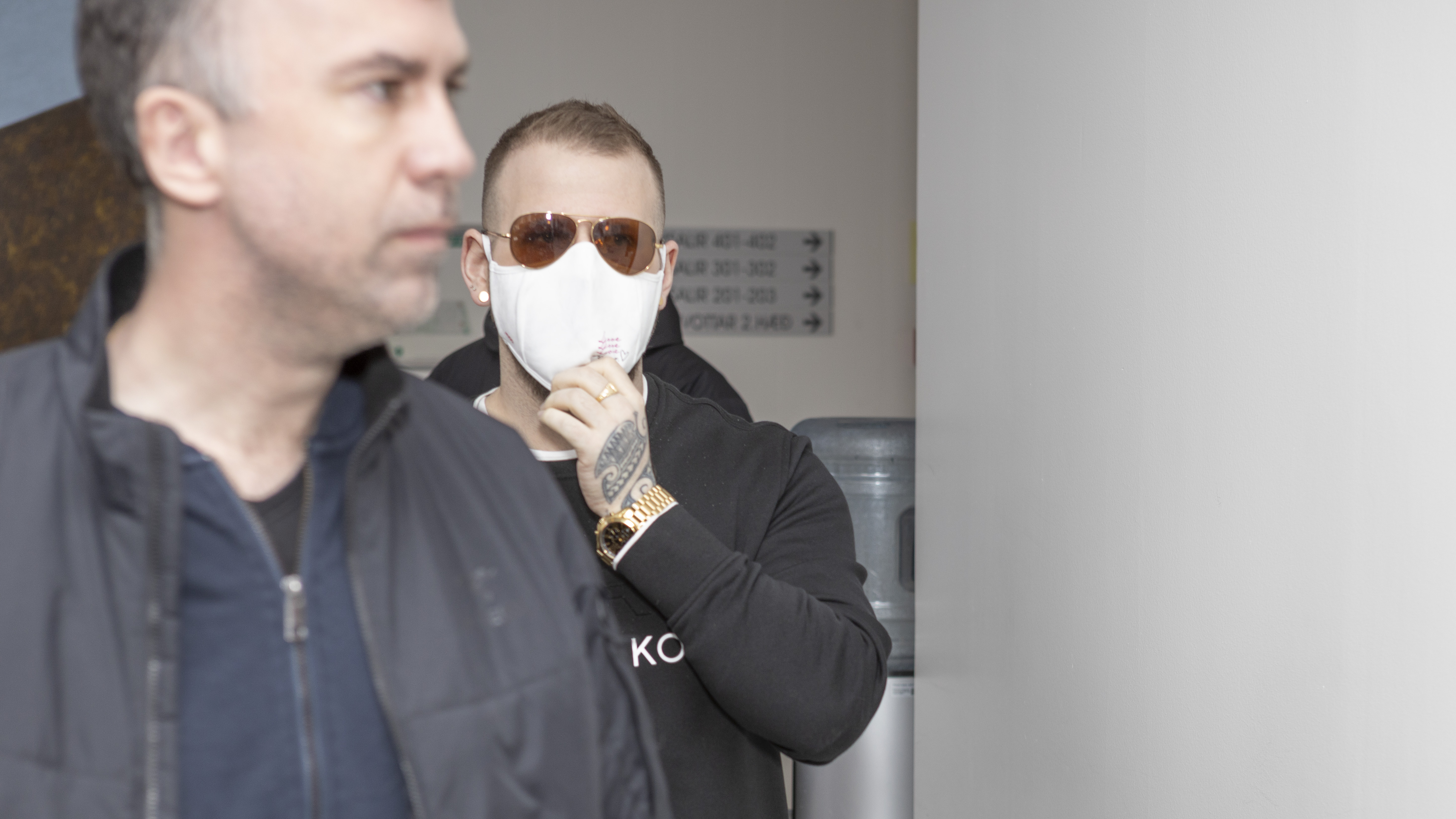 Oyoqlari bilan yalangoch mushuklarning fotosuratlari keng tarqaldi Natsu va Lucy jinsiy aloqa videosini tomosha qiling